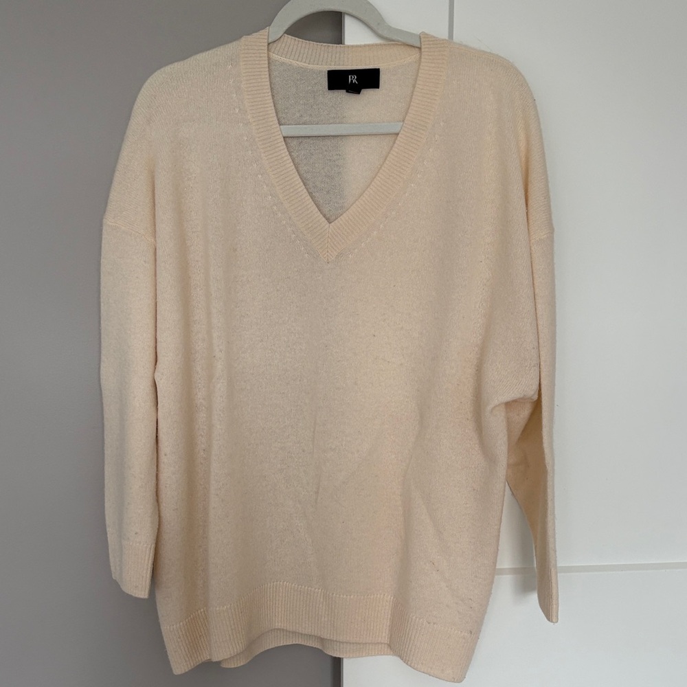 Banana Republic Cream V-Neck Knit Sweater
